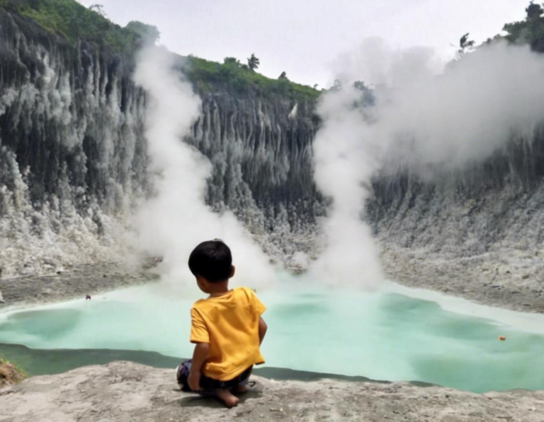 Apakah Kawah Putih Ciwidey Aman untuk Anak Kecil?