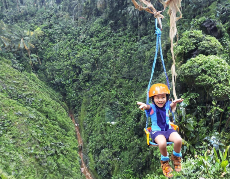 Flying Fox di Kawah Putih Ciwidey untuk Anak-anak: Aktivitas Ekstrem Aman